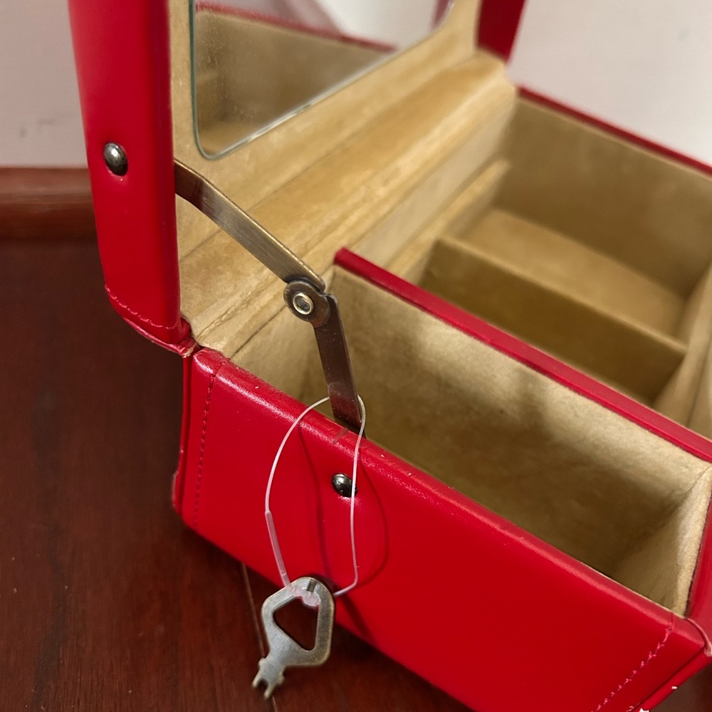 Red Lockable Jewelry Box w/ Mirror Travel Case Insert Key & Velvet Compartments - Picture 14 of 15
